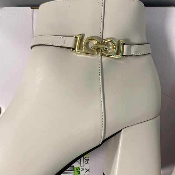 Liz Claiborne Women's White Ankle Boots - Picture 4 of 5